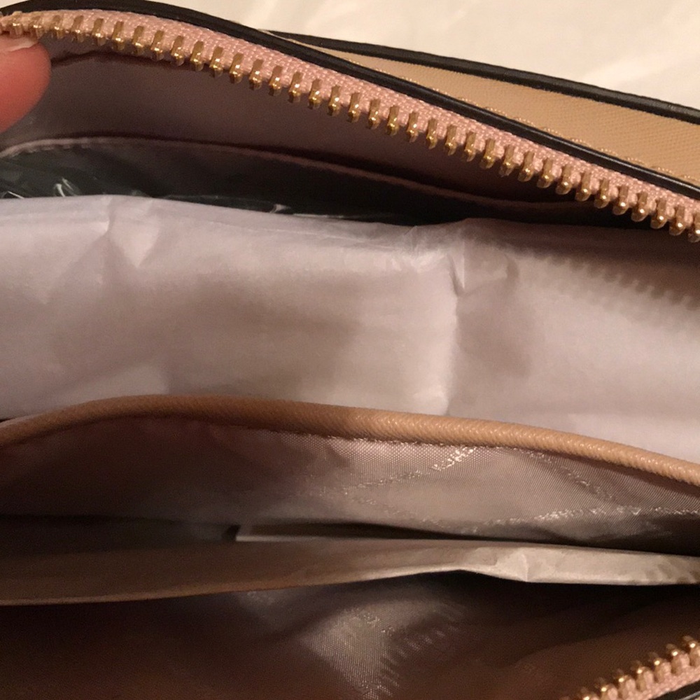 Michael Kors Leather shoulder bag - Picture 5 of 6